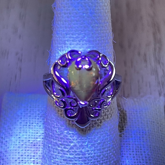 Natural Baltic Honey Amber pear shaped silver ring, size 8 - Picture 8 of 9